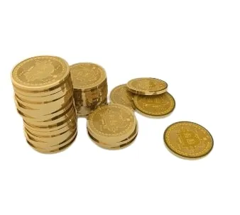 FinoTraze - Gedecentraliseerde Financiën (DeFi) is een belangrijk element binnen de financiële sector geworden, met zowel voordelen als nadelen die nader onderzoek verdienen.
Enerzijds bevordert DeFi financiële inclusie door toegang te bieden tot cruciale financiële diensten voor populaties zonder bankrekeningen wereldwijd. Deze toegankelijkheid stelt individuen in staat om deel te nemen aan de wereldwijde markt zonder de beperkingen die door traditionele bankinstellingen worden opgelegd. Bovendien geven DeFi-platforms gebruikers de autonomie om hun activa rechtstreeks te beheren, waardoor de afhankelijkheid van gecentraliseerde entiteiten vermindert. Deelname aan lenen, lenen en handelen in een peer-to-peer omgeving leidt vaak tot lagere kosten en verbeterde efficiëntie, waardoor DeFi een aantrekkelijk alternatief vormt voor traditionele financiële systemen.
Aan de andere kant brengt de inherente gedecentraliseerde structuur van dergelijke platforms opmerkelijke uitdagingen met zich mee. Beveiligingsdreigingen vormen een aanzienlijk risico, aangezien slimme contracten kwetsbaar kunnen zijn voor inbraken en hacking, wat kan leiden tot aanzienlijke financiële verliezen. Bovendien blijft het regelgevingskader rond DeFi zich ontwikkelen, wat onzekerheden creëert voor zowel gebruikers als ontwikkelaars. De afwezigheid van conventionele consumentenbescherming betekent dat individuen proactiever moeten zijn in het beschermen van hun investeringen.
Samenvattend, terwijl DeFi ongekende mogelijkheden biedt voor creativiteit en inclusie in de financiën, vereist het ook zorgvuldige overweging van beveiligings- en regelgevingskwesties. Het bereiken van een balans tussen deze elementen is cruciaal voor de blijvende ontwikkeling van het gedecentraliseerde financiële landschap.